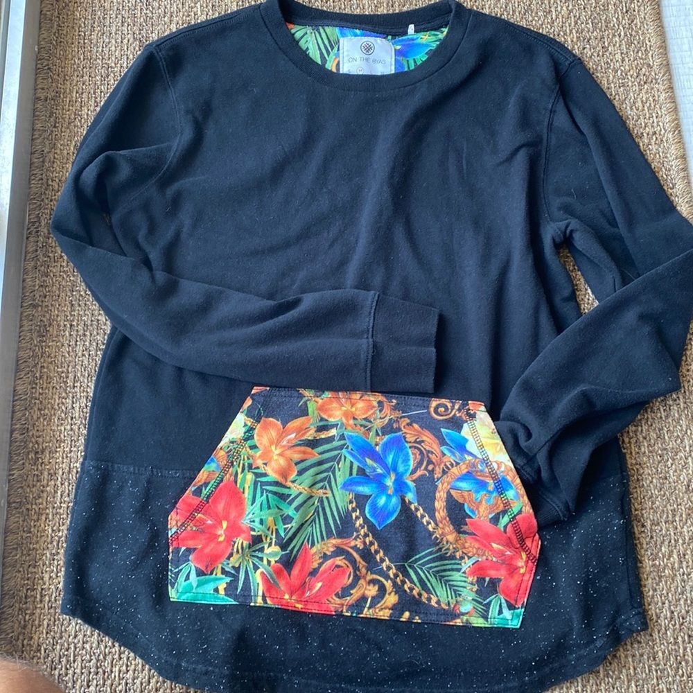 Flower pattern sweater